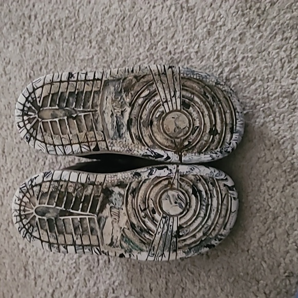 Black and white size 8c Jordans - Picture 4 of 4